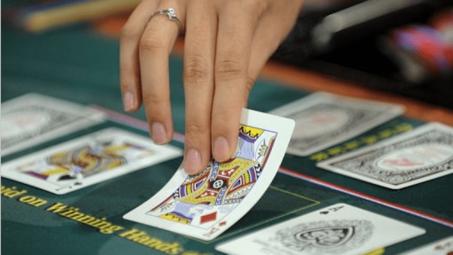 Bài viết tổng quan về poker giúp ích rất nhiều cho người mới