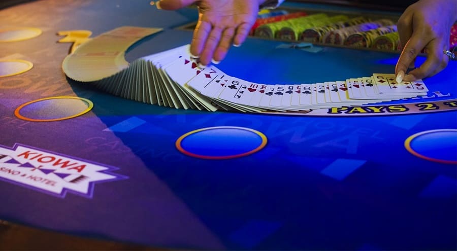 Học và áp dụng những cách chơi Blackjack trực tuyến sau để kiếm tiền