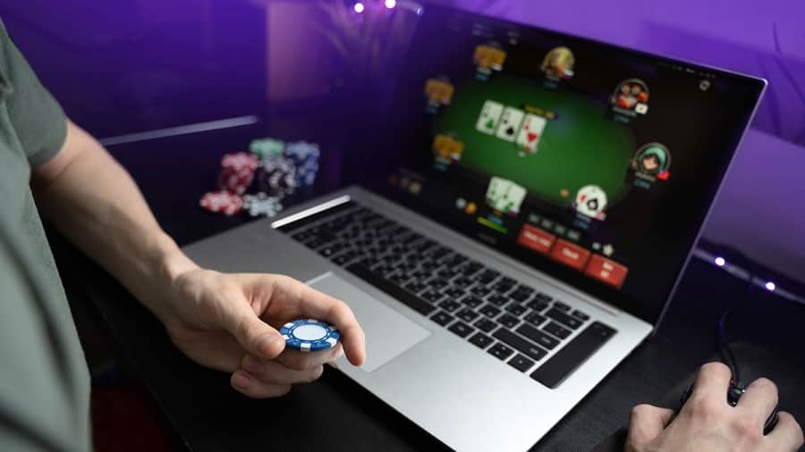 Những mẹo chơi Poker nên dùng để khiến đối thủ luôn bị thua cược