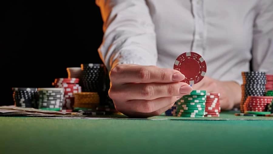 Kinh nghiệm giúp bạn luôn đưa ra quyết định thông minh khi chơi Poker