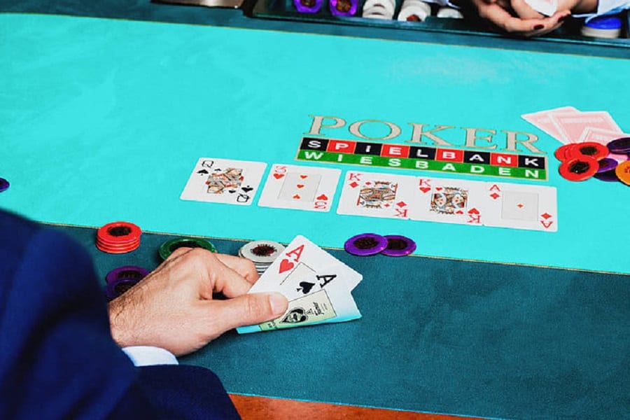 Chỉ ra những yếu tố giúp người mới chơi Poker tự tin thắng đối thủ hơn