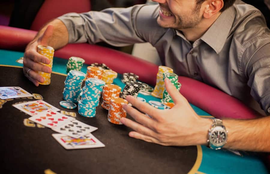 Chia sẻ 3 kinh nghiệm chơi Poker giúp cho bạn luôn có nhiều cơ hội thắng đối thủ