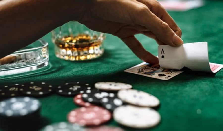 Để bạn chơi Poker tốt trong mọi tình huống hãy học các chia sẻ sau